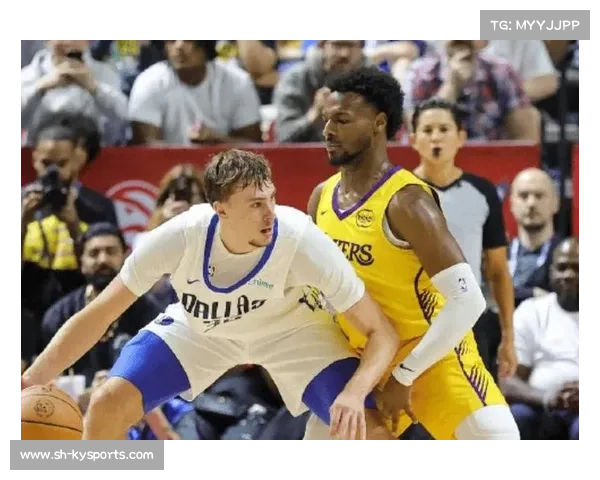 独行侠对湖人创下NBA夏季联赛票价新纪录场边席均价达到2500美元