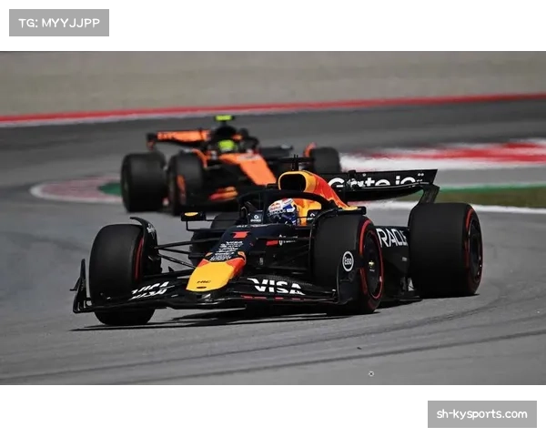 红牛RB21赛车直道速度优势显著 蒙扎站尾速表现压制迈凯伦 红牛RB21赛车直道速度优势显著 蒙扎站尾速表现压制迈凯伦